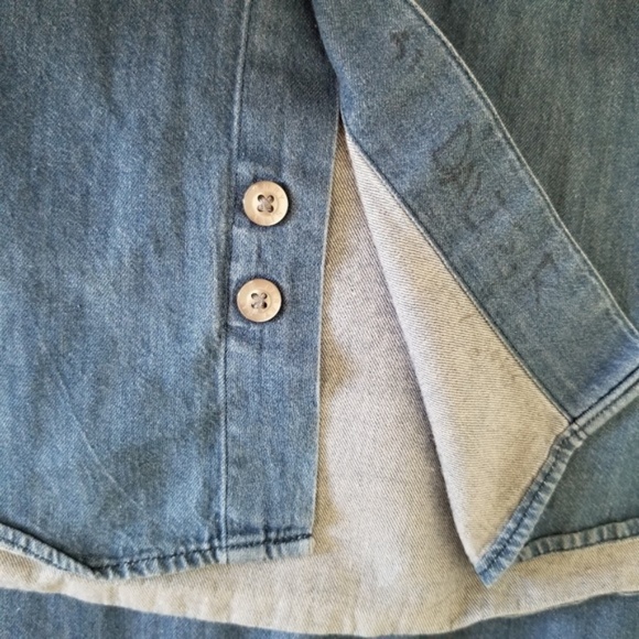 Perry Ellis Men's Blue Chambray Button Down Shirt - Picture 7 of 7